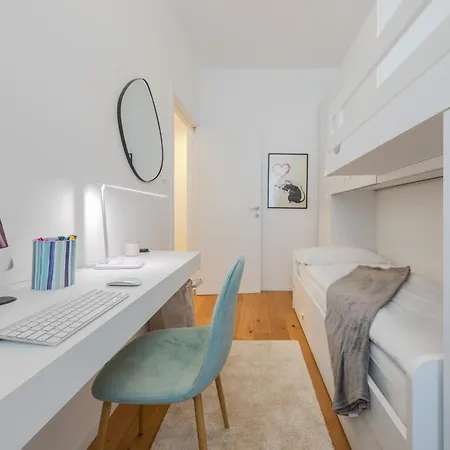 Aqua Domus Apartment