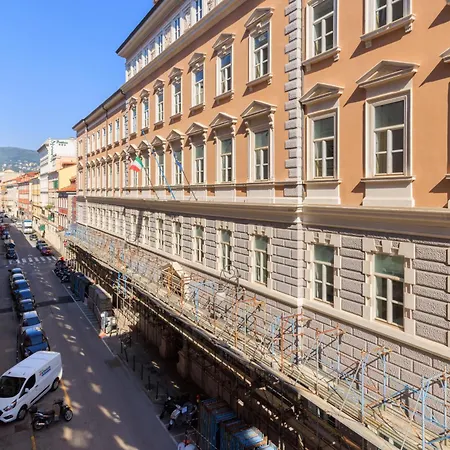 Apartment Aqua Domus Trieste